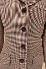 Load image into Gallery viewer, Brown Houndstooth Set with Velvet Trim By Moda Int&#39;l, M: Button and Fabric Detail
