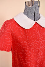 Load image into Gallery viewer, Red 60s Peter Pan Shift Dress: Detail of Fabric Pattern and Collar
