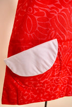 Load image into Gallery viewer, Red 60s Peter Pan Shift Dress: Detail of Pocket
